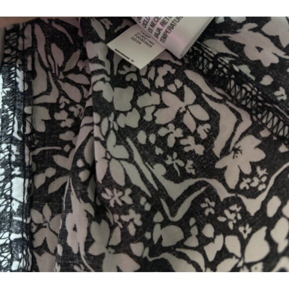 Womens Floral Ruffle Blouse XS Black White Smocked Peplum Top NWT- Universal Thr - Picture 8 of 12